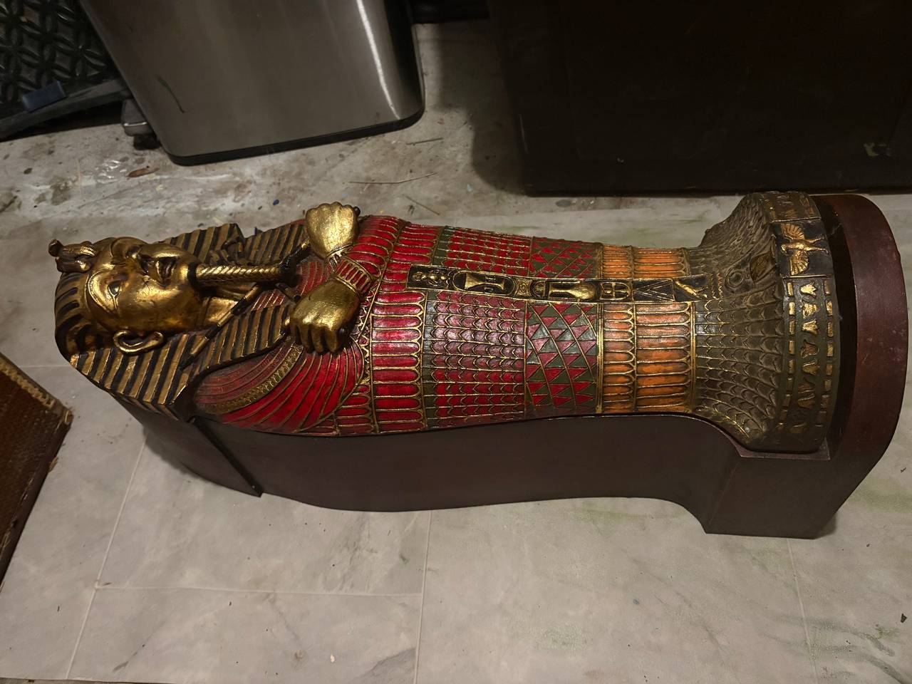 Design Toscano Egyptian King Tut Sarcophagus CD / Media Storage Cabinet (27")