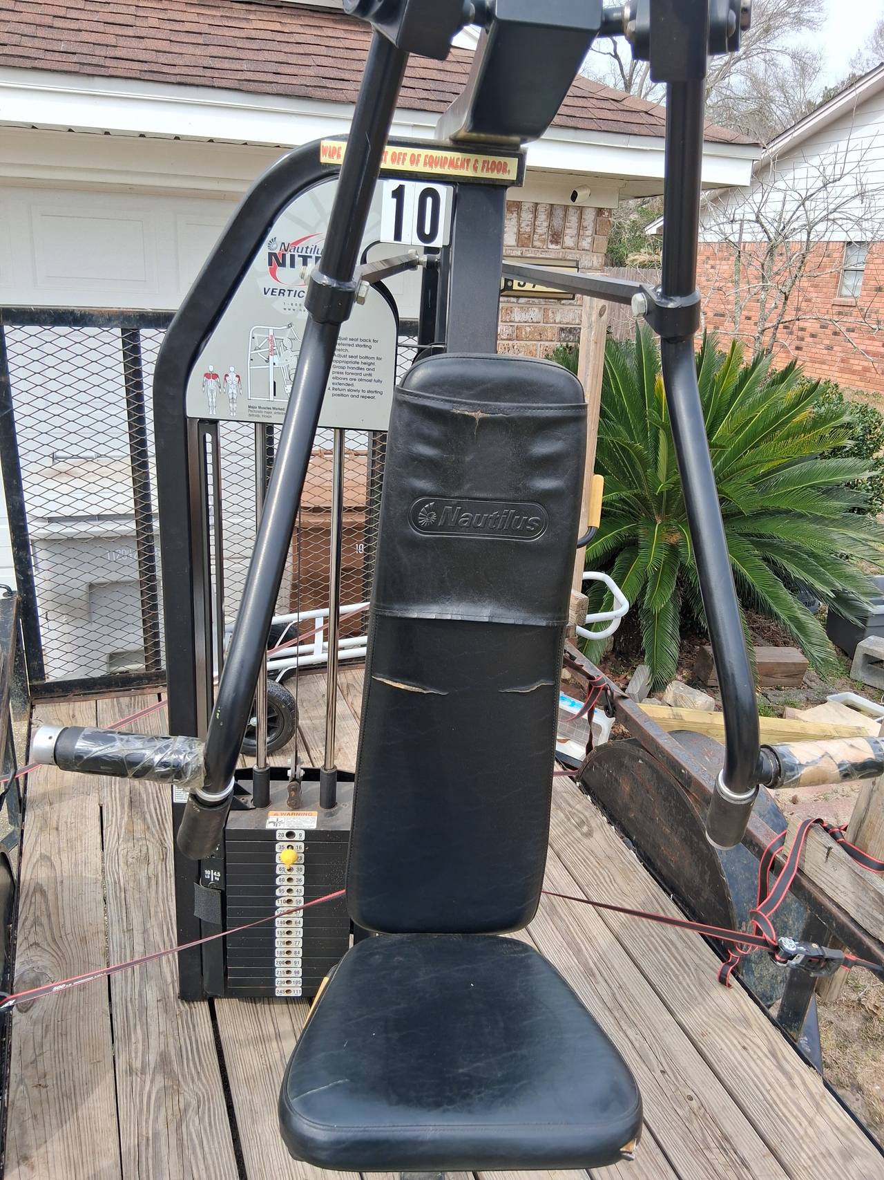 Nautilus Nitro Vertical Chest Press