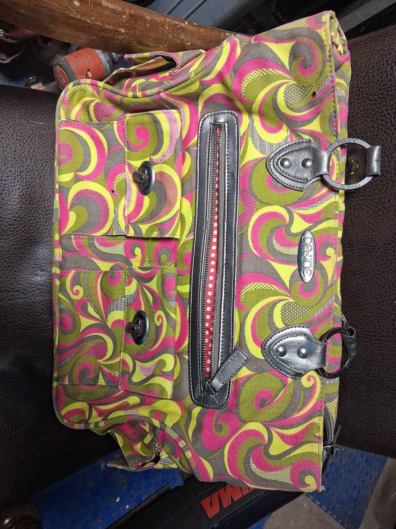 Dakine Messenger Bag Pink Green Swirl