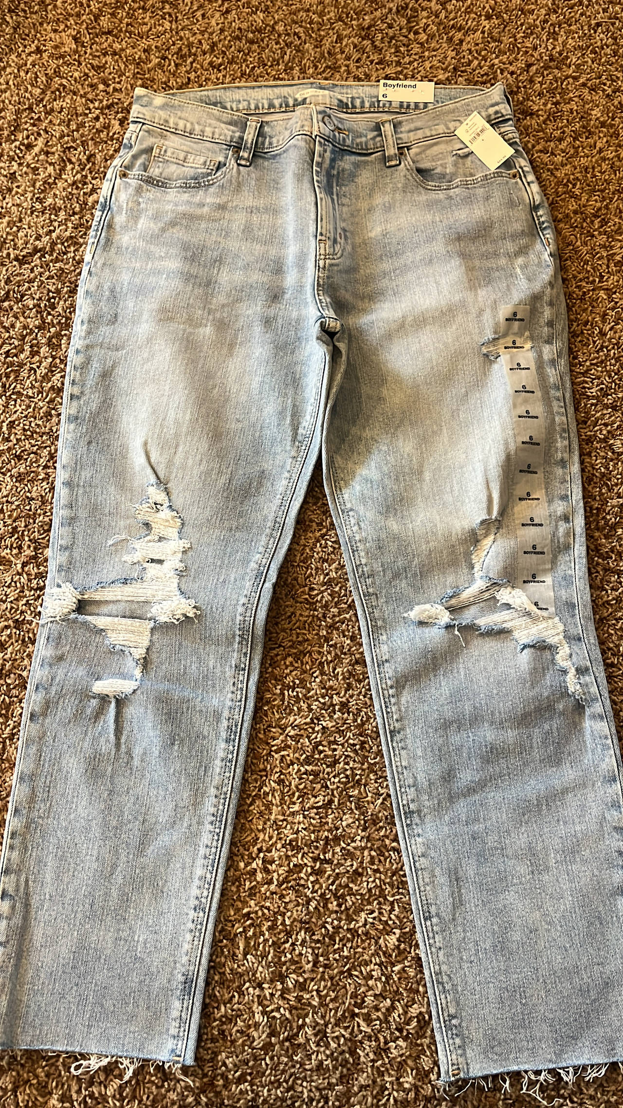 Old Navy Mid-Rise Boyfriend Straight Distressed Jeans nwt size 6