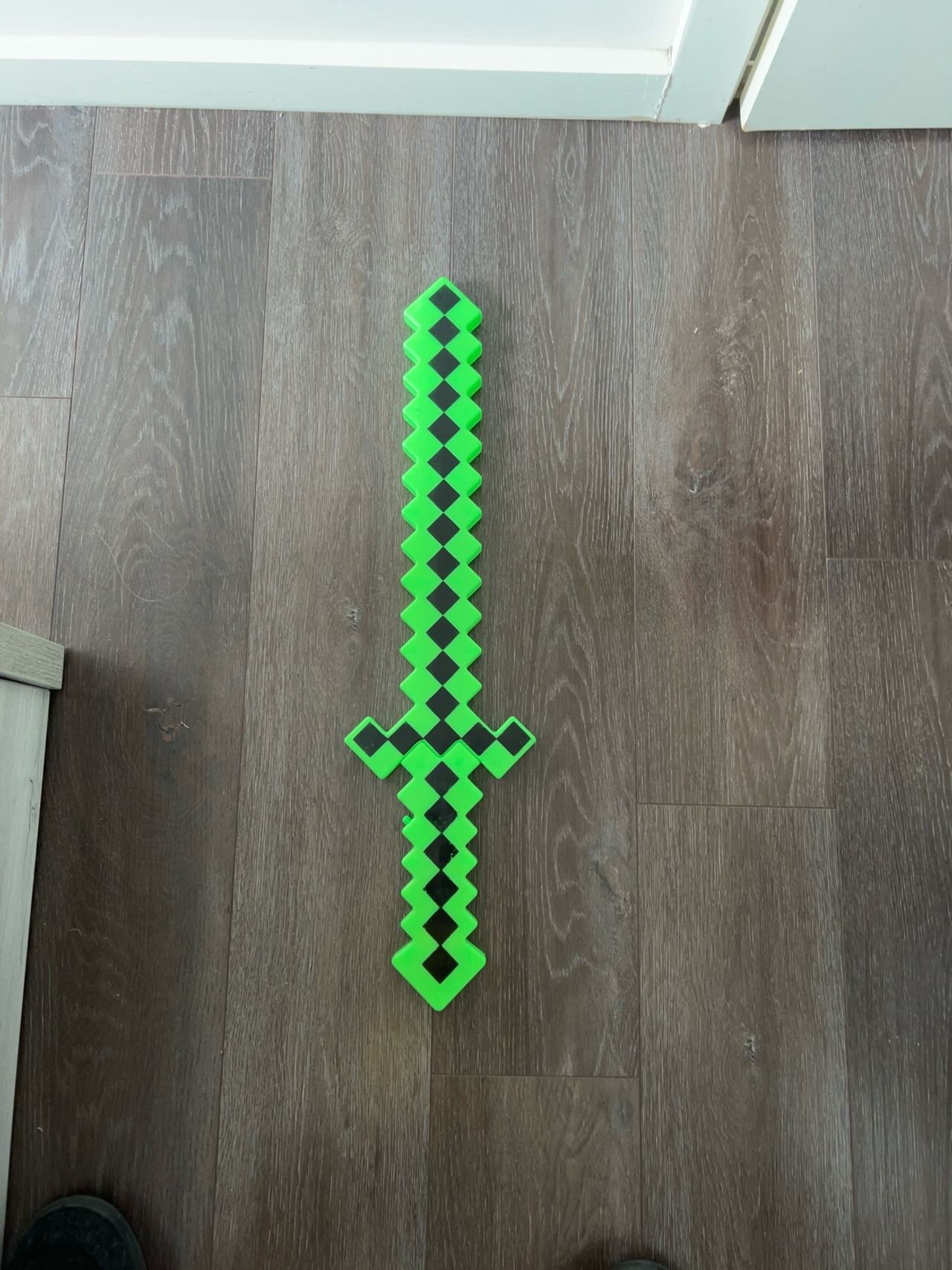 Minecraft Light-Up Sword with LED Lights and Sound (Green)