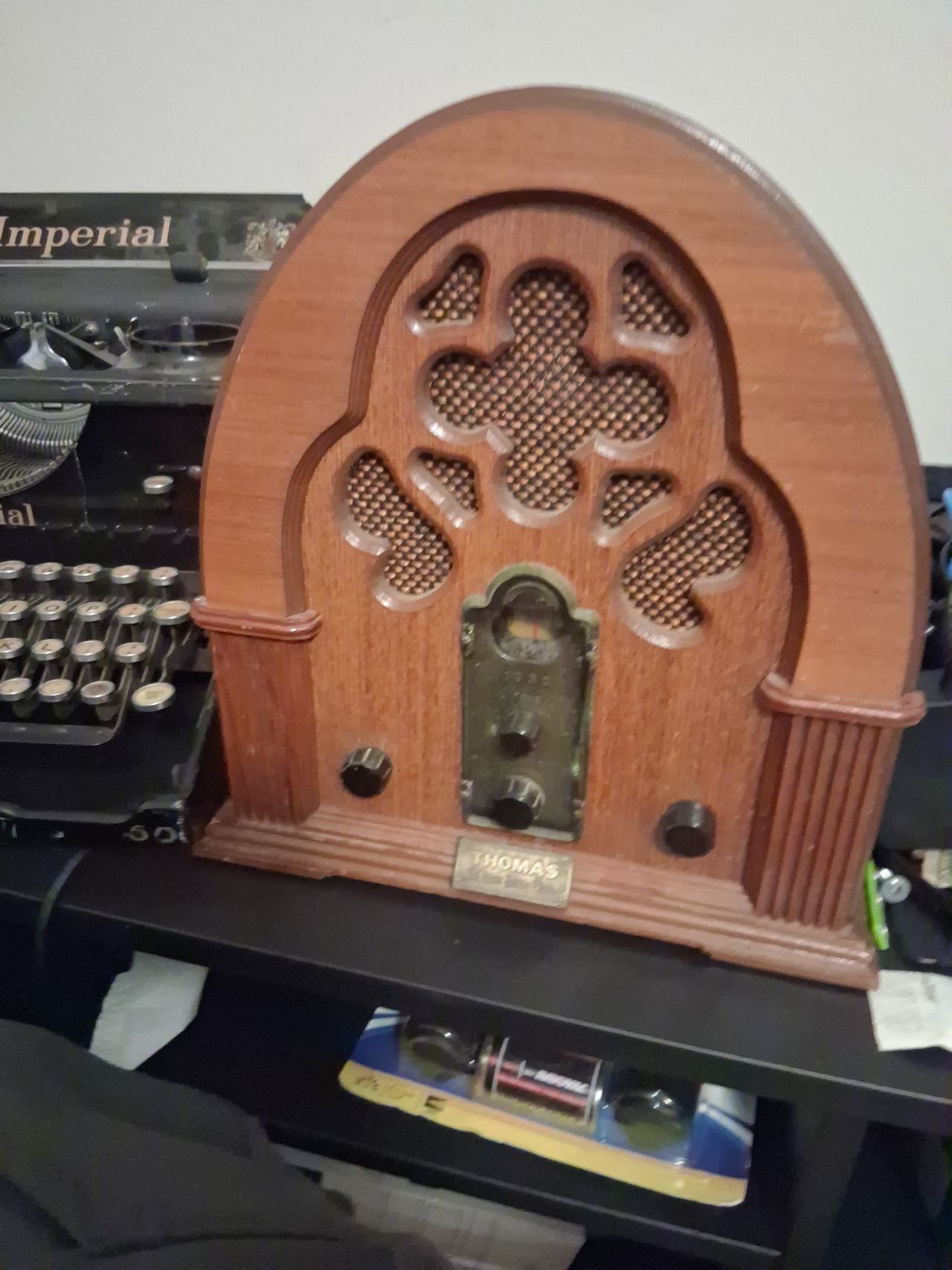 Thomas Collector's Edition 1932 Cathedral Radio