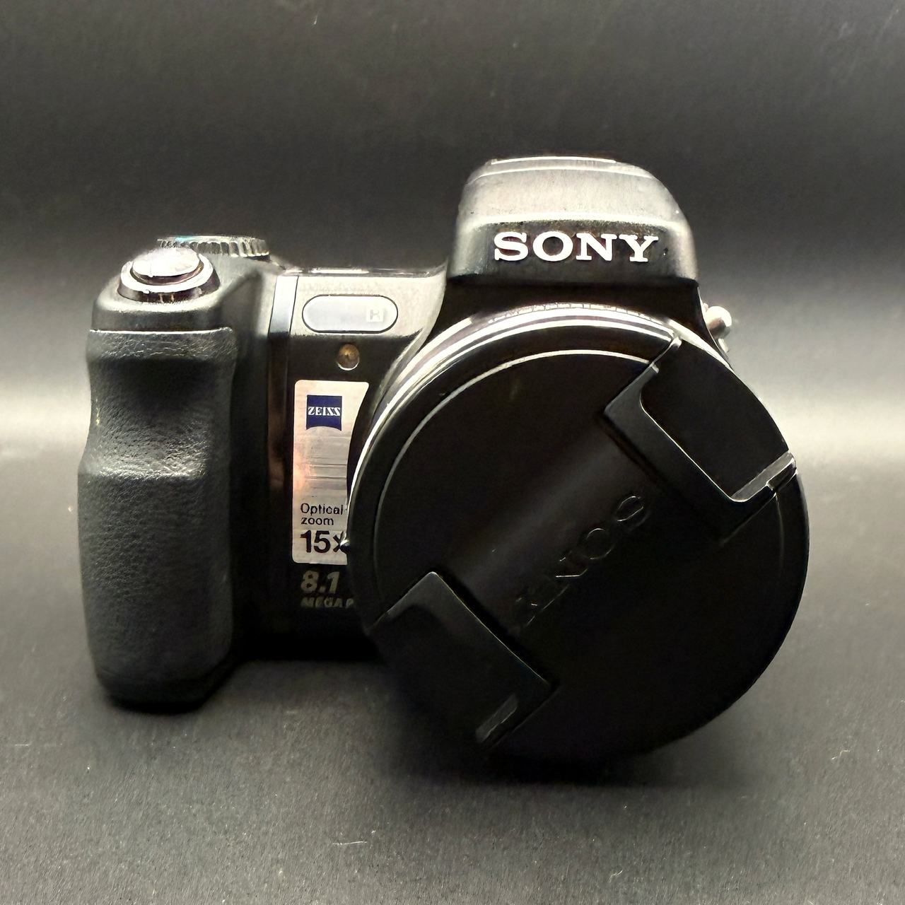 Sony Cyber-shot DSC-H9 Digital Camera