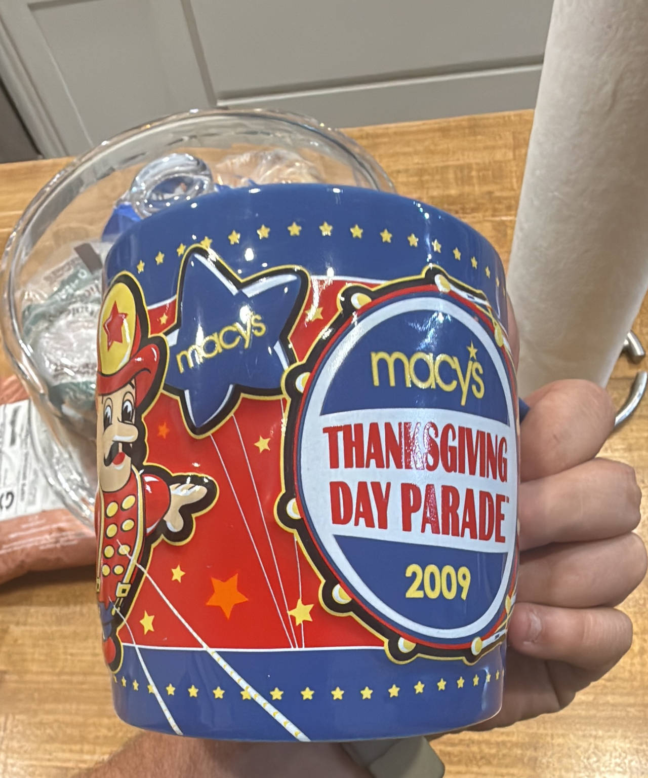 Macy's 2009 Thanksgiving Day Parade Coffee Mug