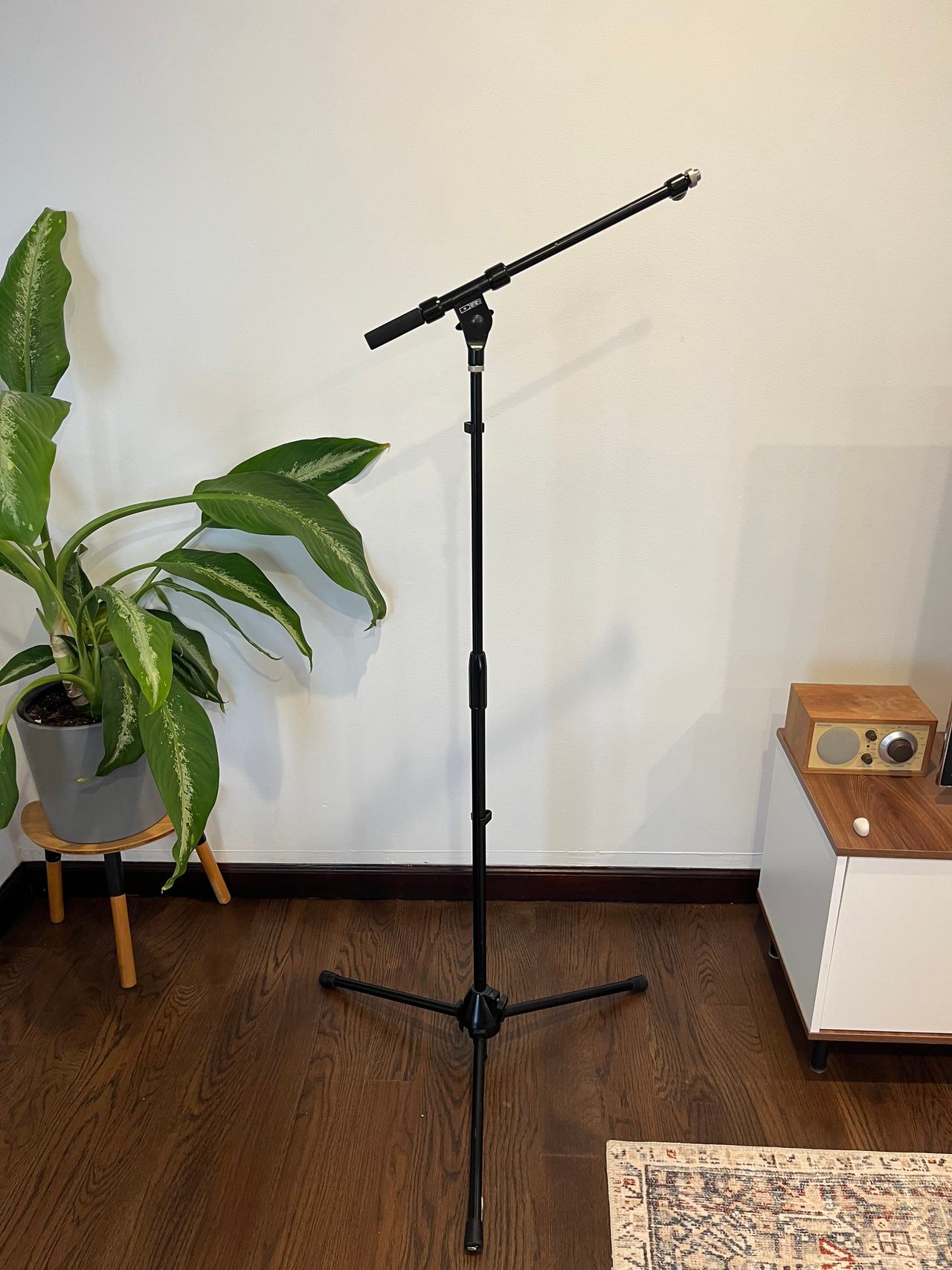 DR Pro Tripod Microphone Stand with Telescoping Boom