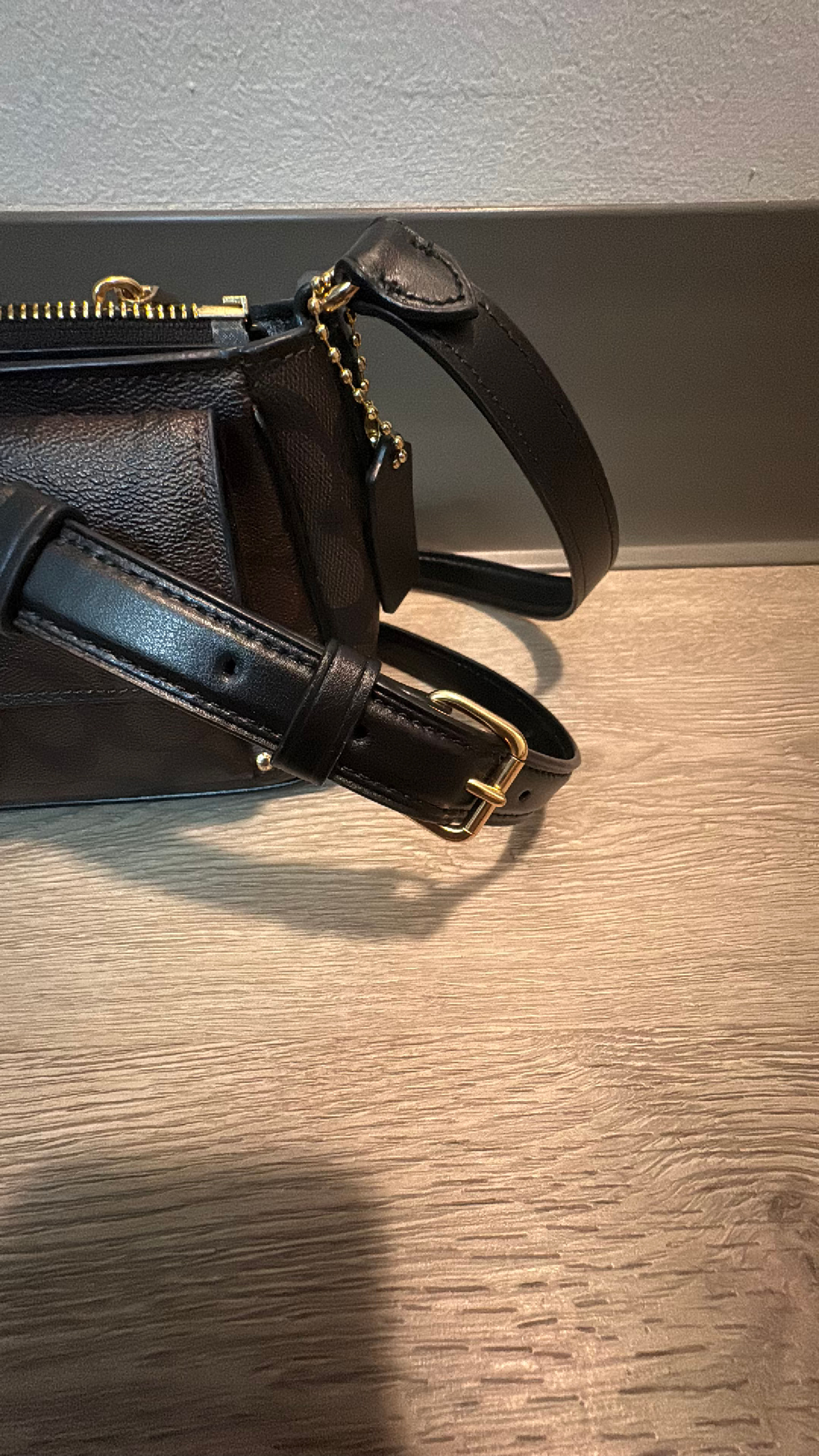 Coach Signature Purse  - Image 10