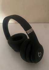 Beats Solo 4 Wireless On-Ear Headphones Matte Black - Image 2