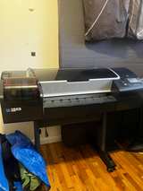 HP DesignJet Z2600 PostScript 44-inch Large Format Printer - Image 2