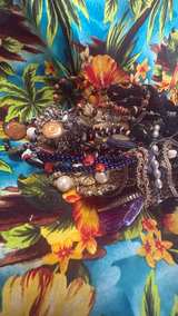 Bulk Costume Jewelry Lot - Image 4