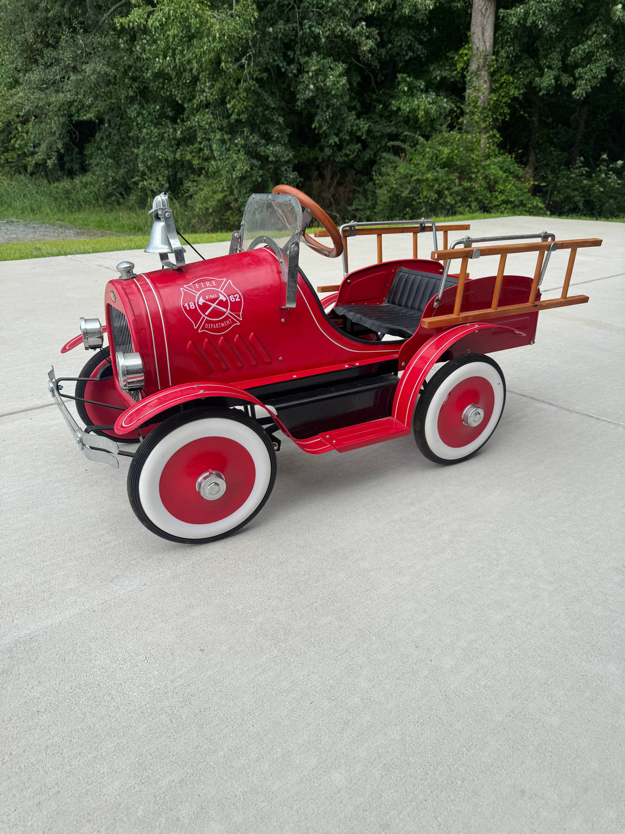 American Retro 1932 Ford Fire Truck Pedal Car