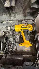 DeWalt DW974 12V Cordless Drill/Driver Kit - Image 6