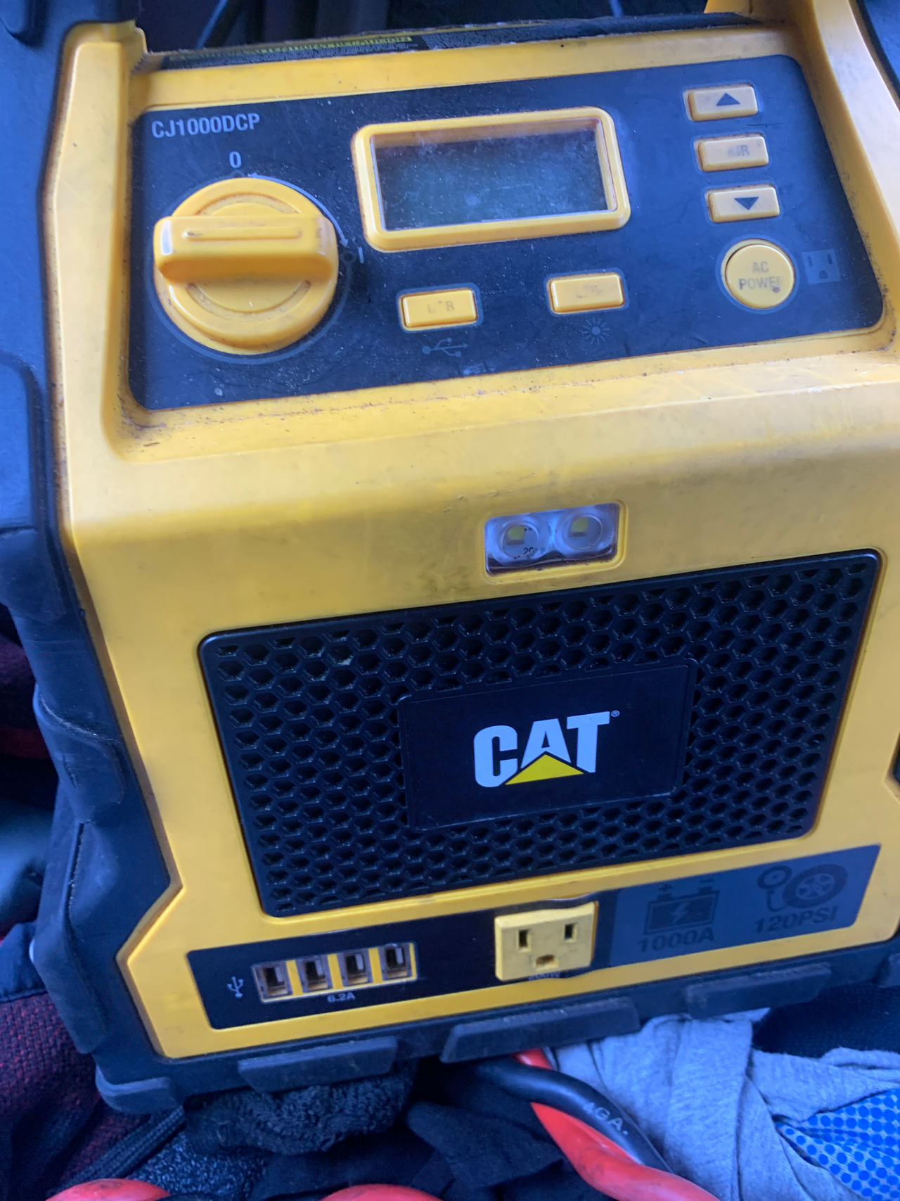 CAT Jump Starter 1000 Peak Amp with Air Compressor
