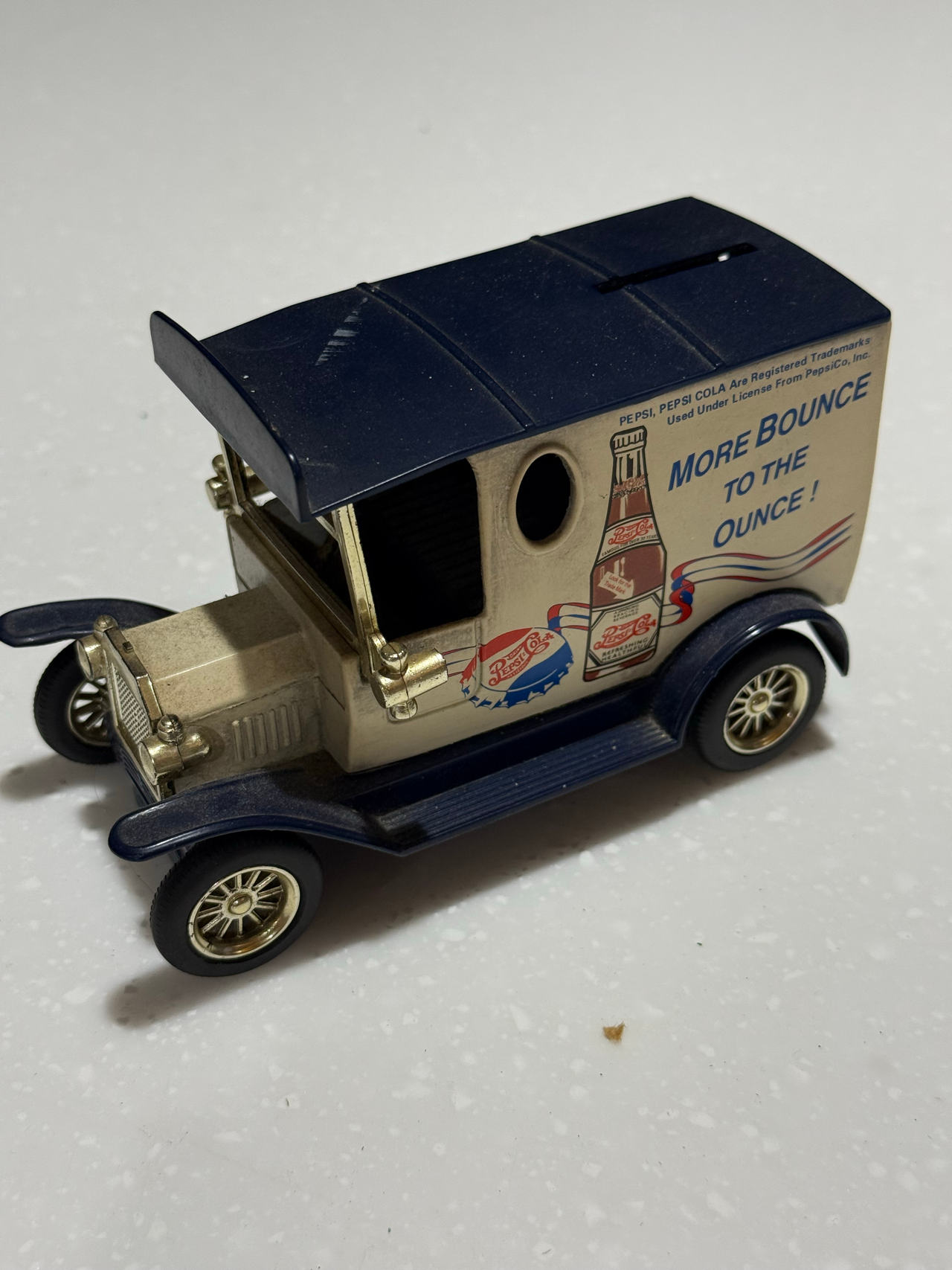 Ertl Pepsi-Cola 1920s Delivery Truck Die-Cast Bank