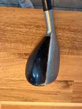 Titleist 585.H 19* Hybrid Golf Club - Image 2