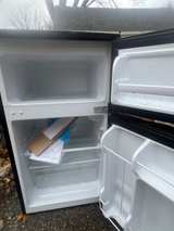 Magic Chef Mini Fridge with Freezer Silver/Black - Image 3