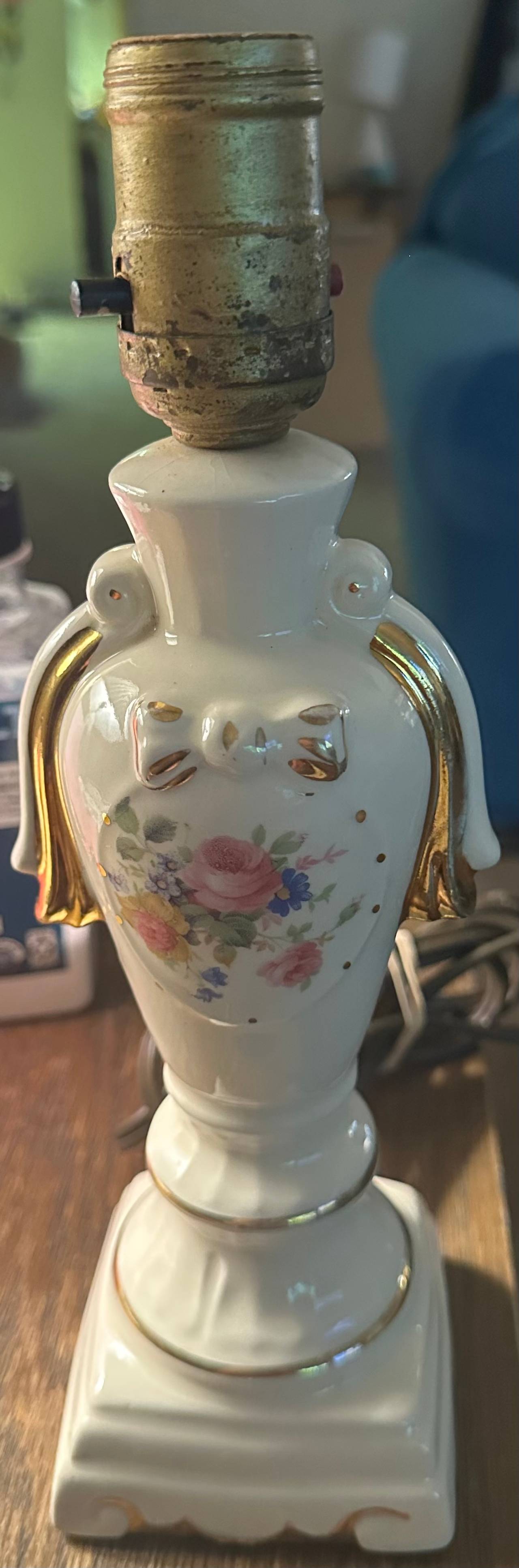 Vintage Porcelain Floral Lamps w/24K Gold Trim 5244