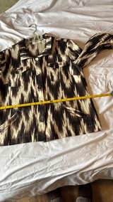 Women's Ikat Print Button-Up Blouse - Image 7