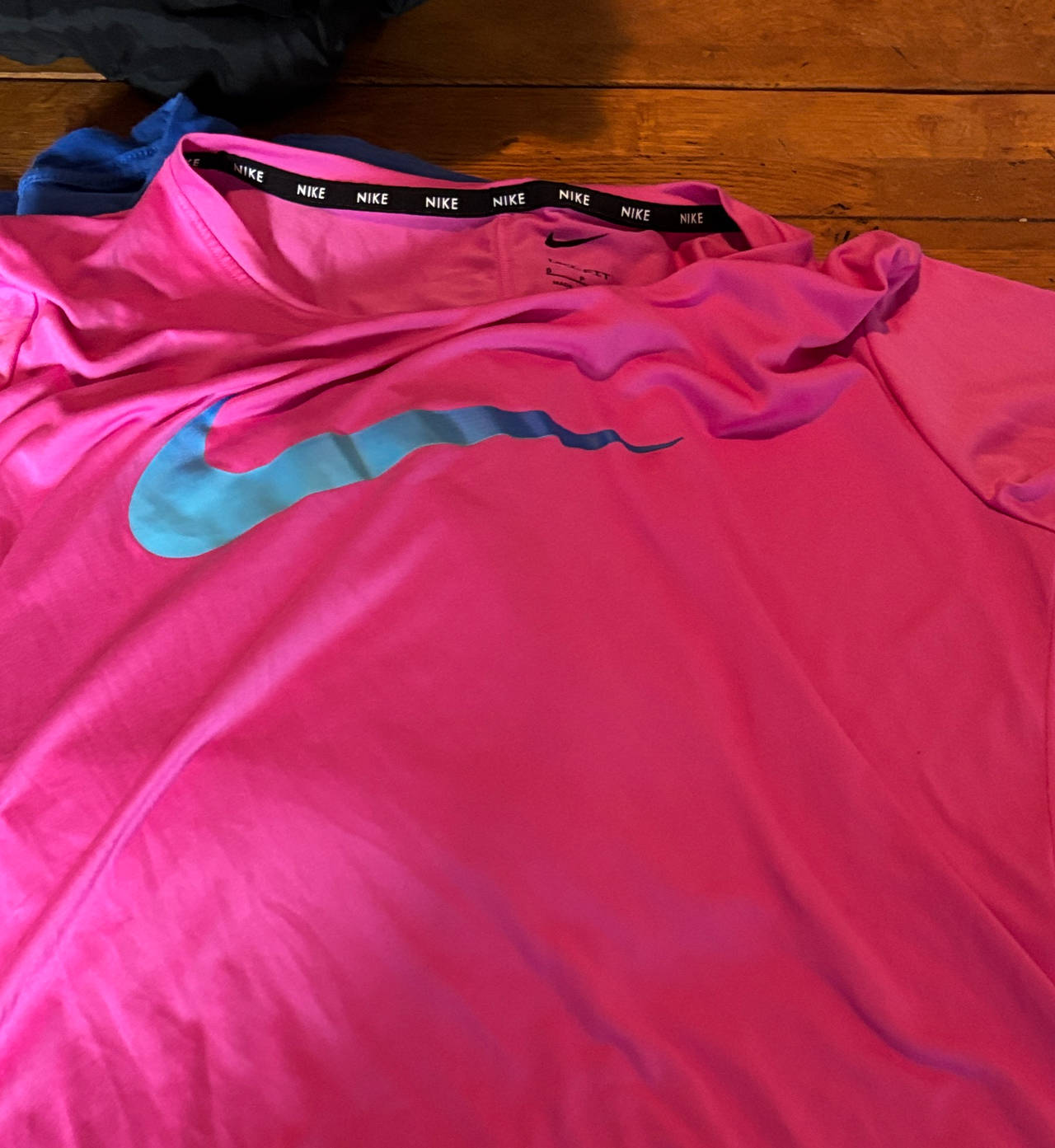 Nike Women's Dri-FIT Graphic Training T-Shirt