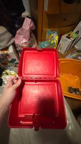 Vintage 1987 ALF Red Plastic Lunchbox - Image 4
