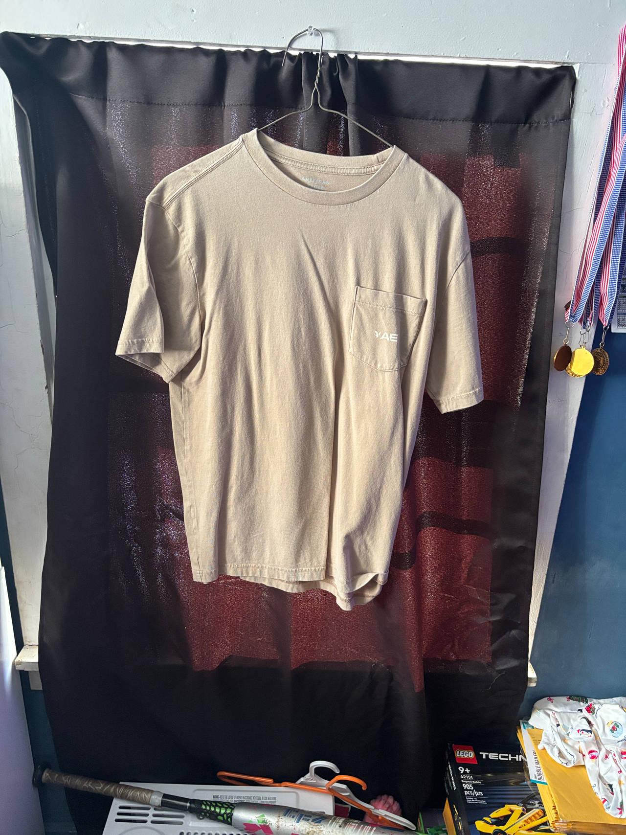 American Eagle Men's Pocket T-Shirt