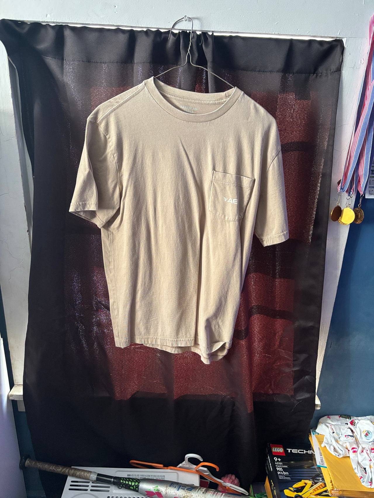 American Eagle Men's Pocket T-Shirt