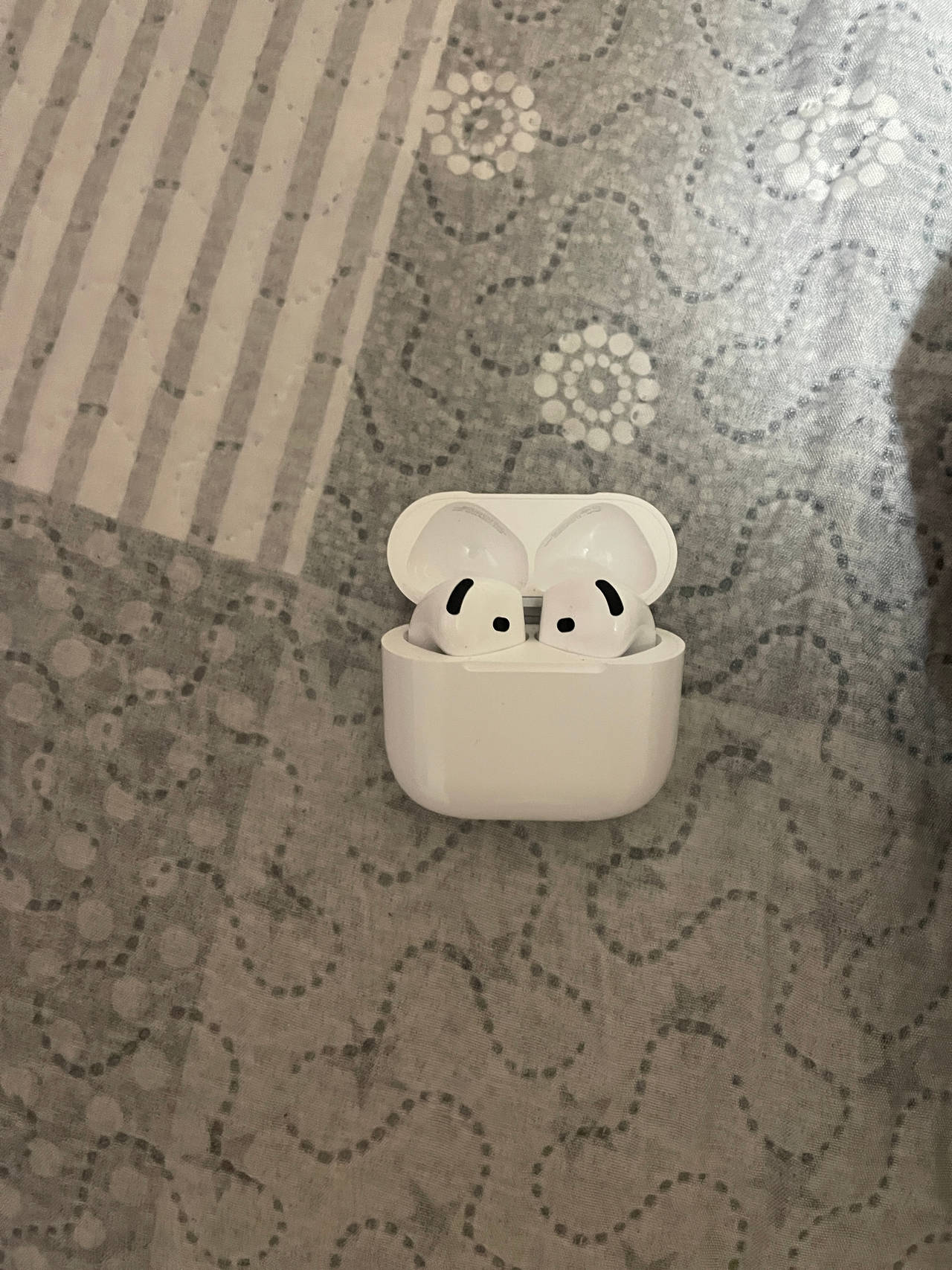 Apple AirPods 4