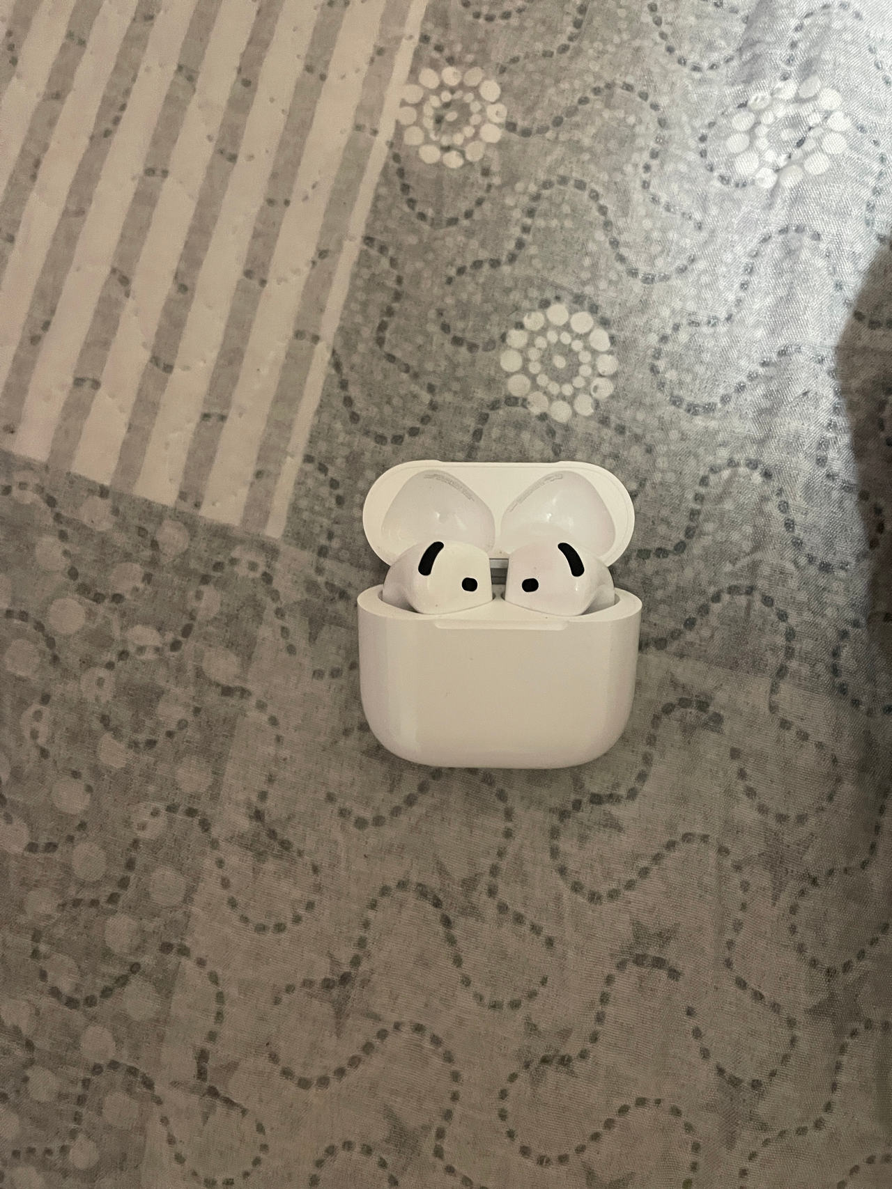 Apple AirPods 4