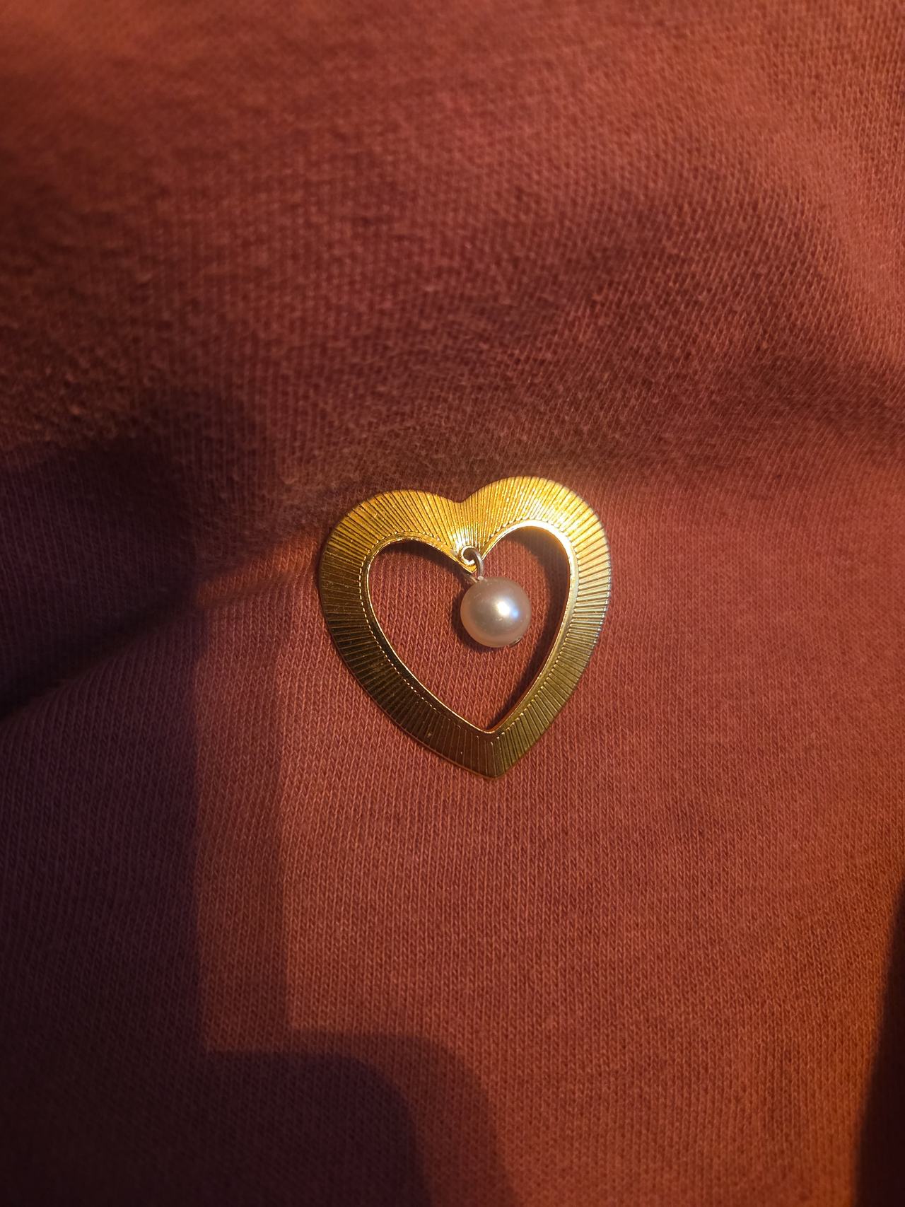 Vintage Gold Tone Heart Brooch with Faux Pearl