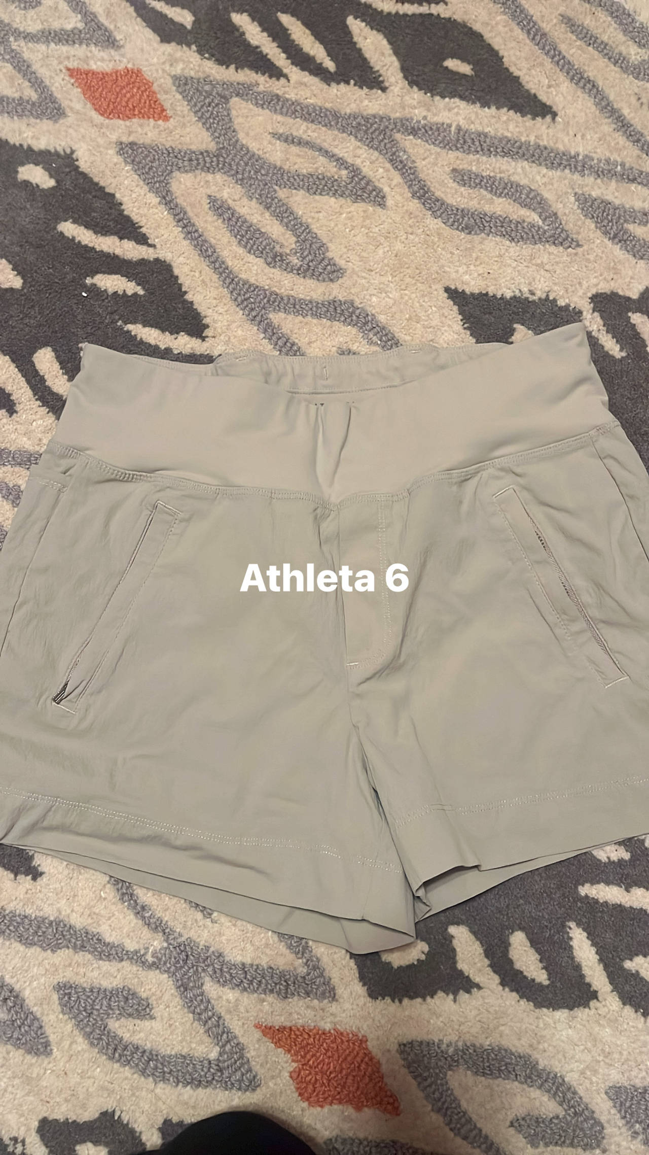 Athleta Trekkie North Short size 6 excellent condition