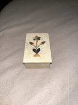 Anglo-Raj Marble Trinket Box with Floral Inlay - Image 3