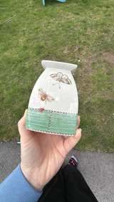 Wedgwood Sarah's Garden Bloom Vase (1997) - Image 2