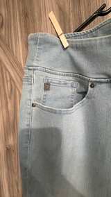 NWT Belle by Kim Gravel Flexible Pull-On Jeans 24W - Image 4