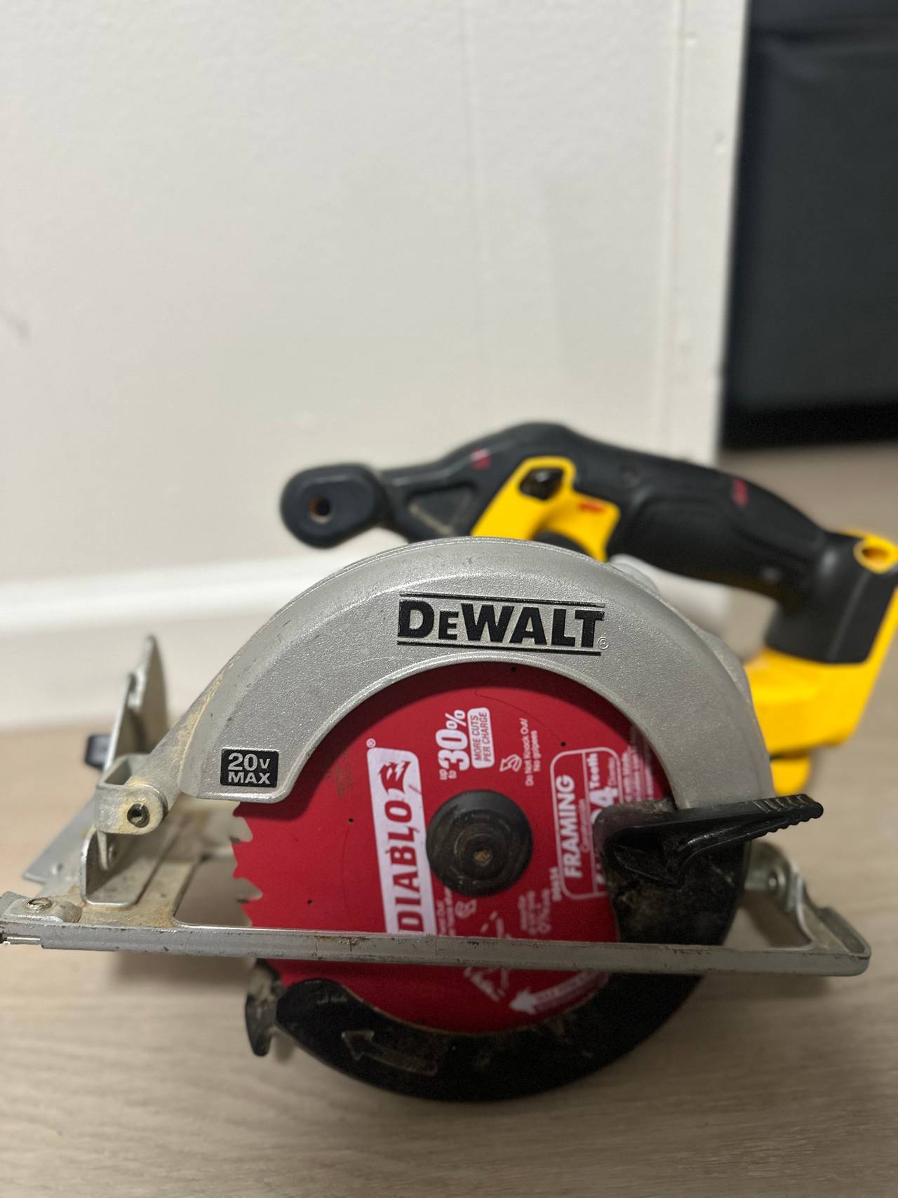 DeWalt DCS391 20V MAX 6-1/2 in. Circular Saw