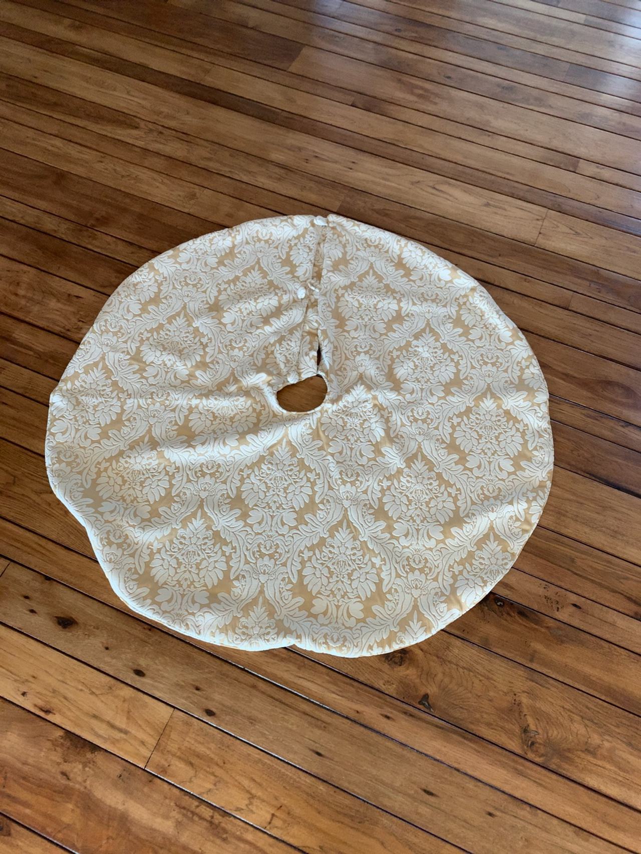 Georgia Small Scale Lilac Christmas Tree Skirt
