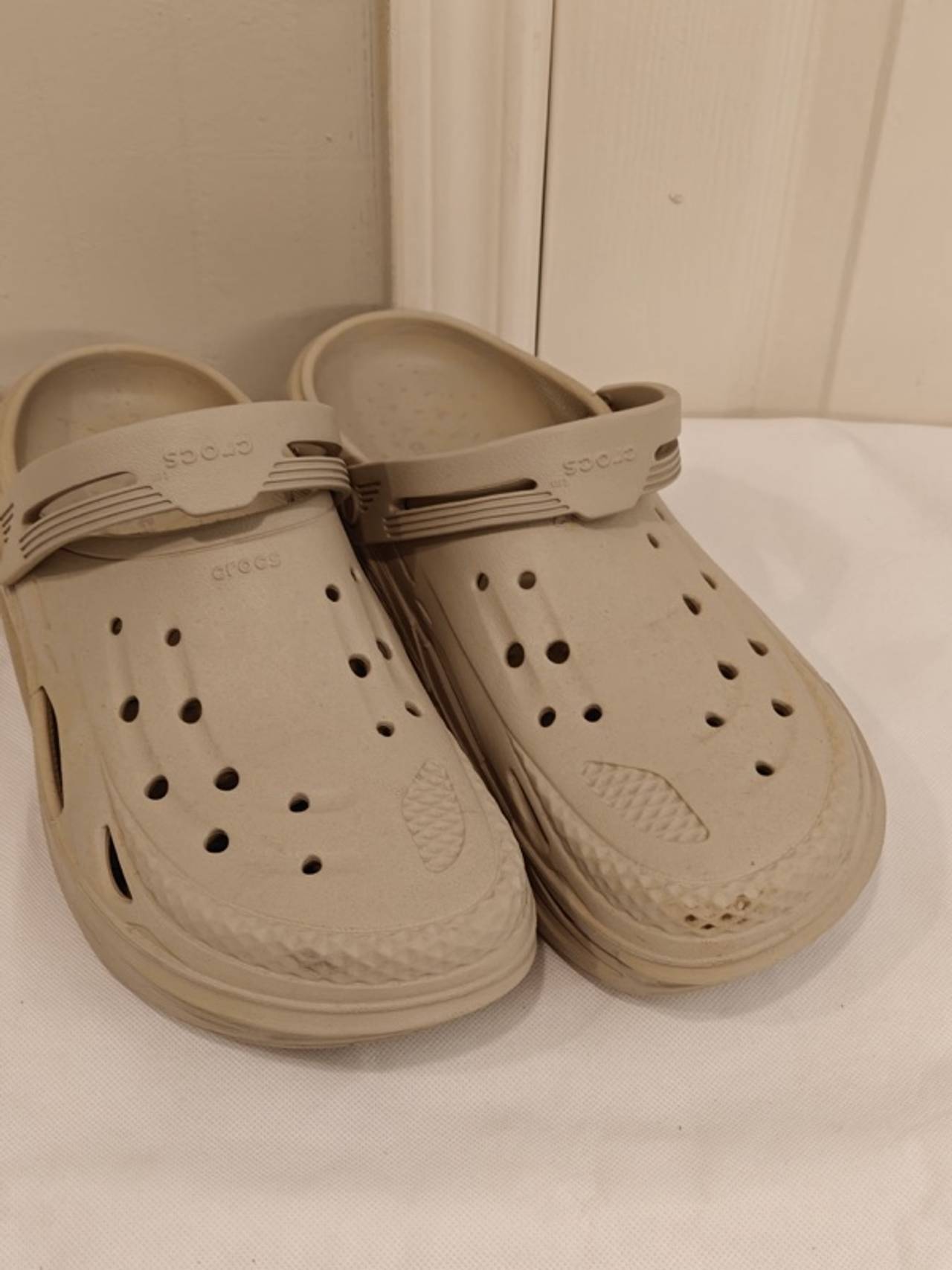 Crocs Off Grid Clog Cobblestone White