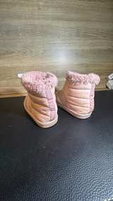 Iridescent Quilted Puffer Boots with Faux Fur Trim girls size 13 Toddler - Image 3