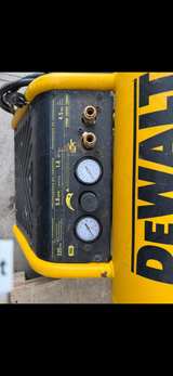DeWalt 4.5-Gal 225 PSI Portable Air Compressor - Image 2