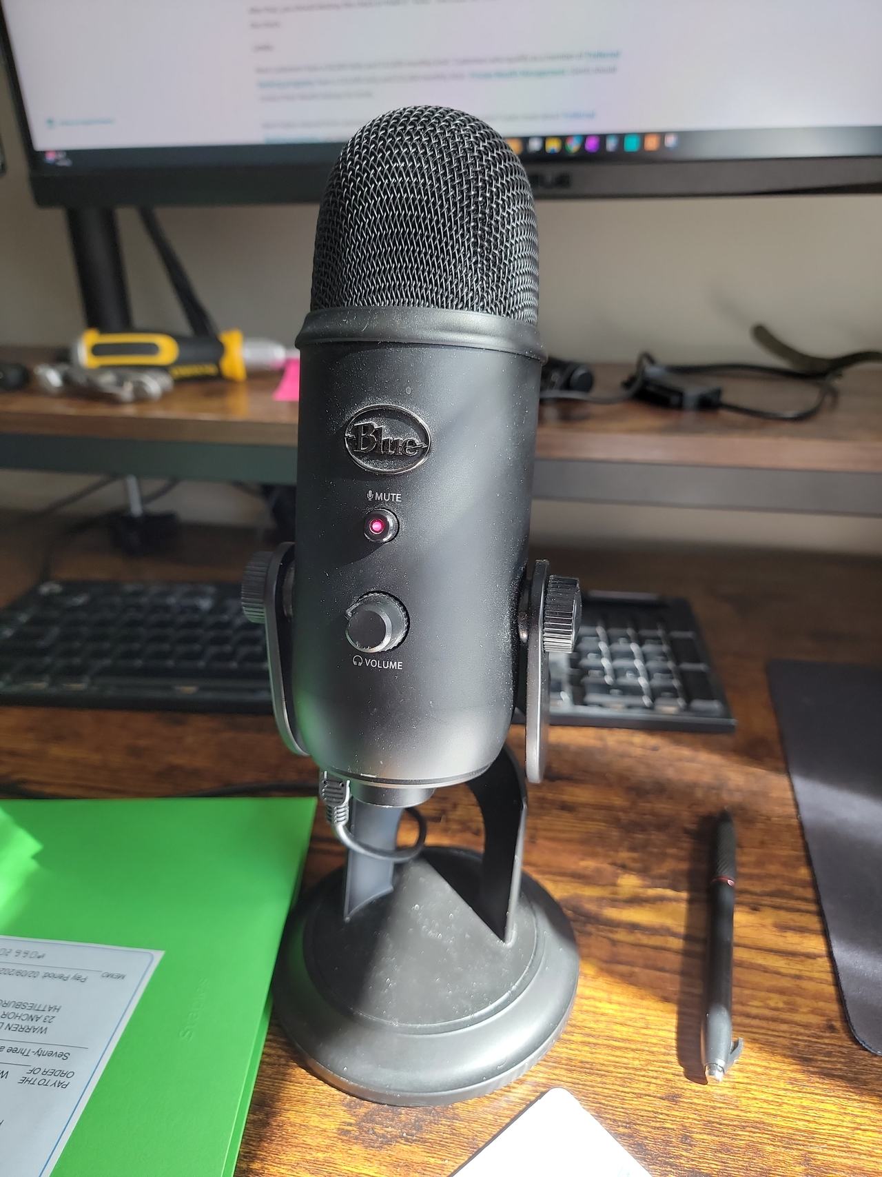 Blue Yeti USB Microphone Blackout Edition