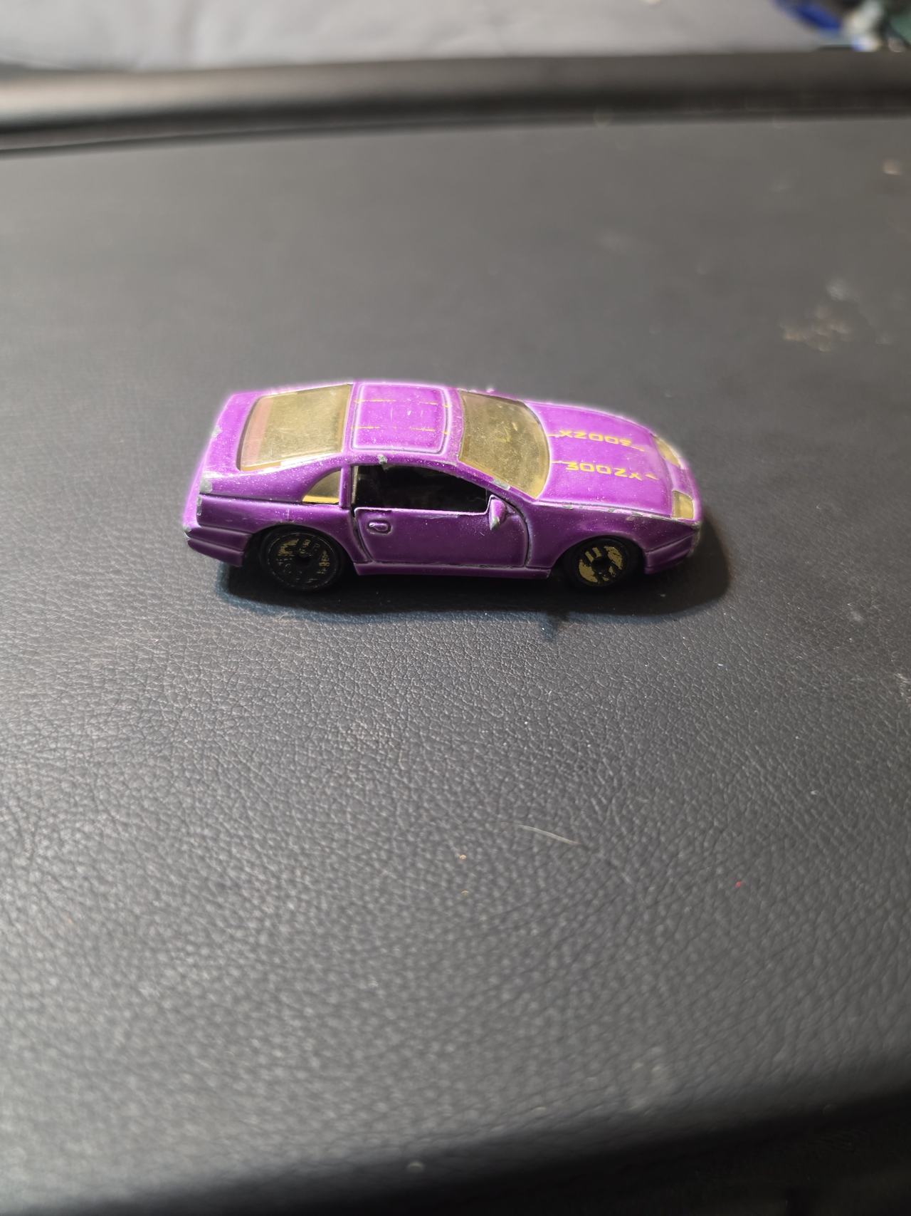Hot Wheels Nissan 300ZX Purple