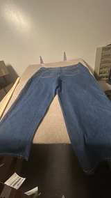 Kirkland Signature Men's 5-Pocket Relaxed Fit Jean - Image 6