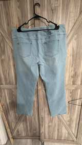 NWT Belle by Kim Gravel Flexible Pull-On Jeans 24W - Image 3