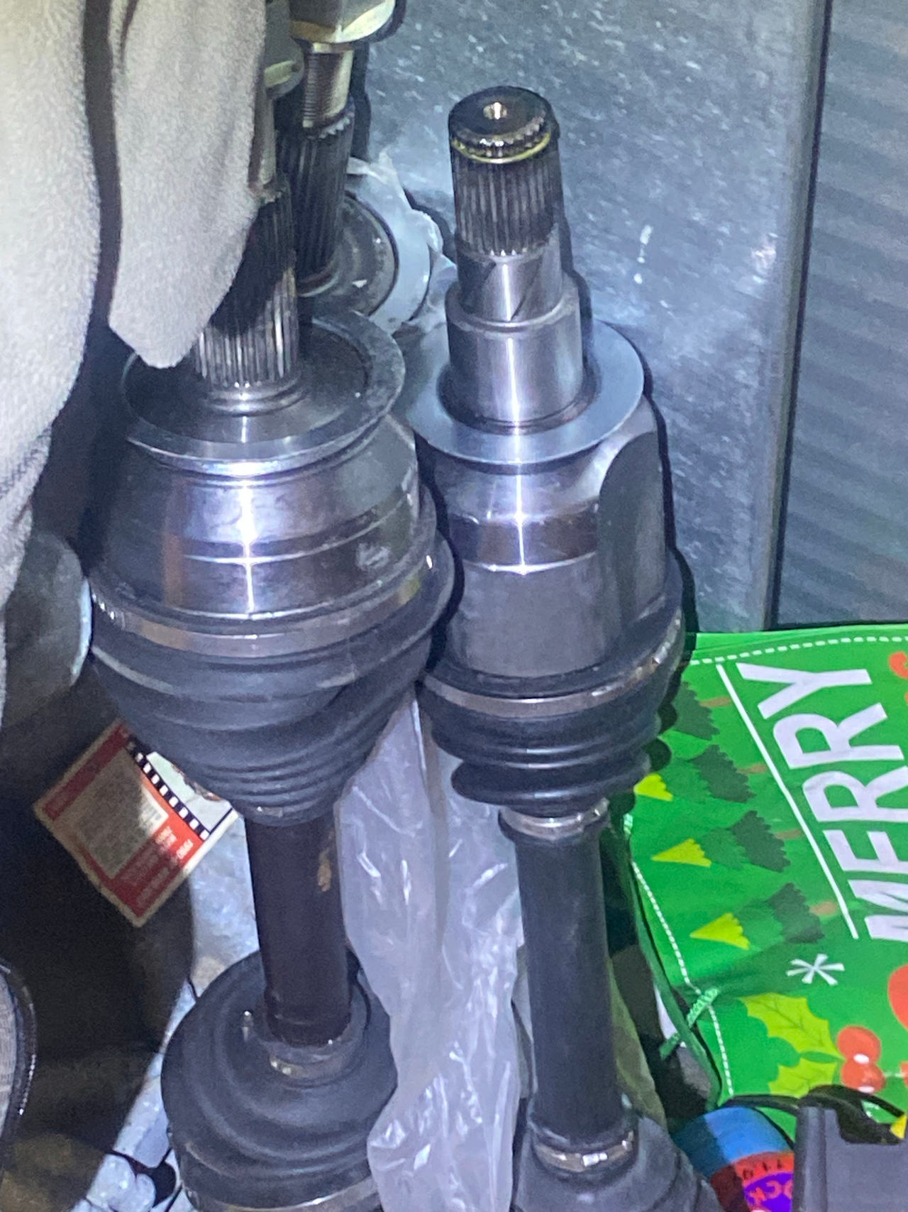 Front CV Axle Shaft Assembly for Nissan pathfinder.