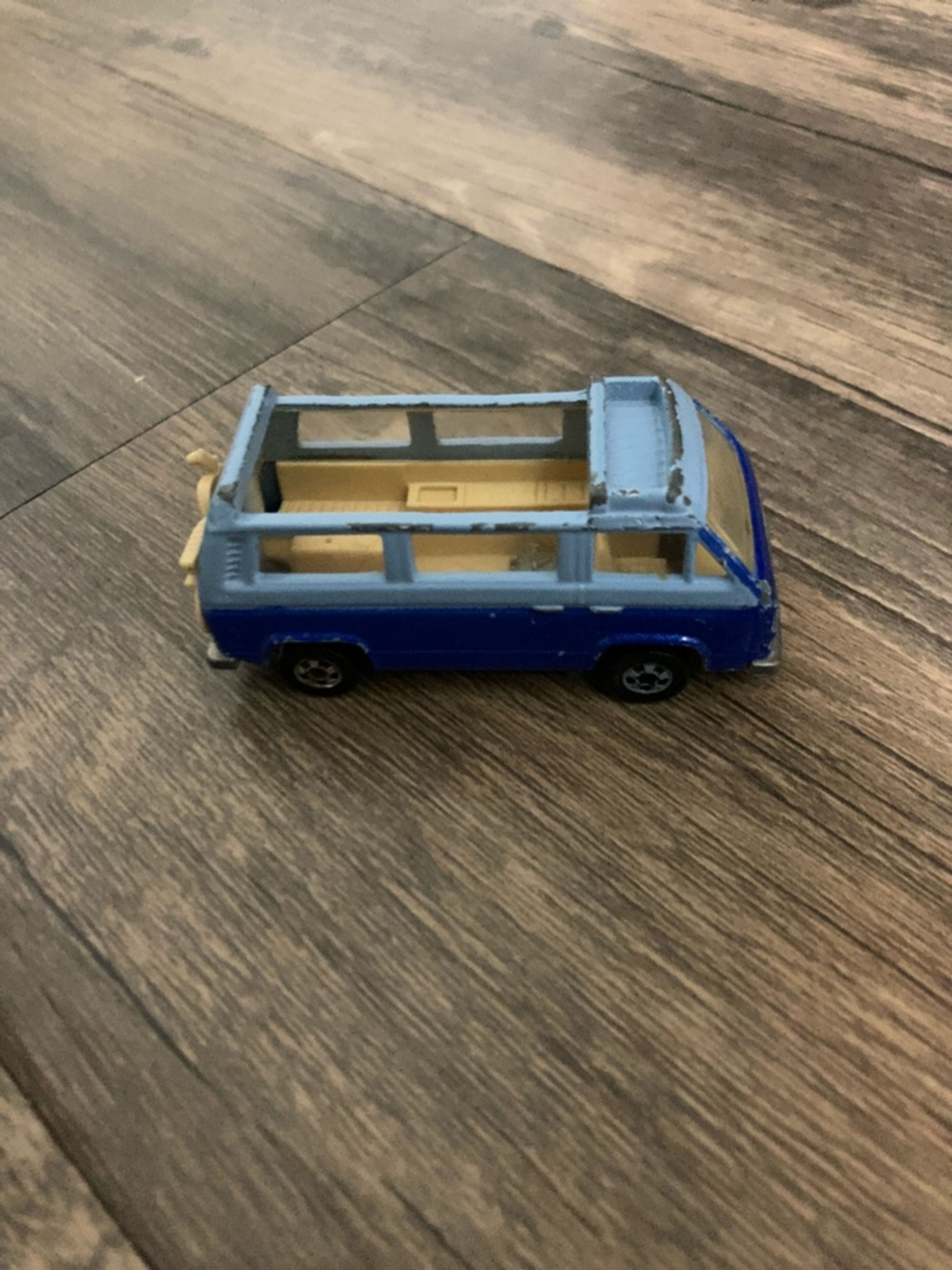 Hot Wheels Volkswagen Sunagon Blue Camper Van