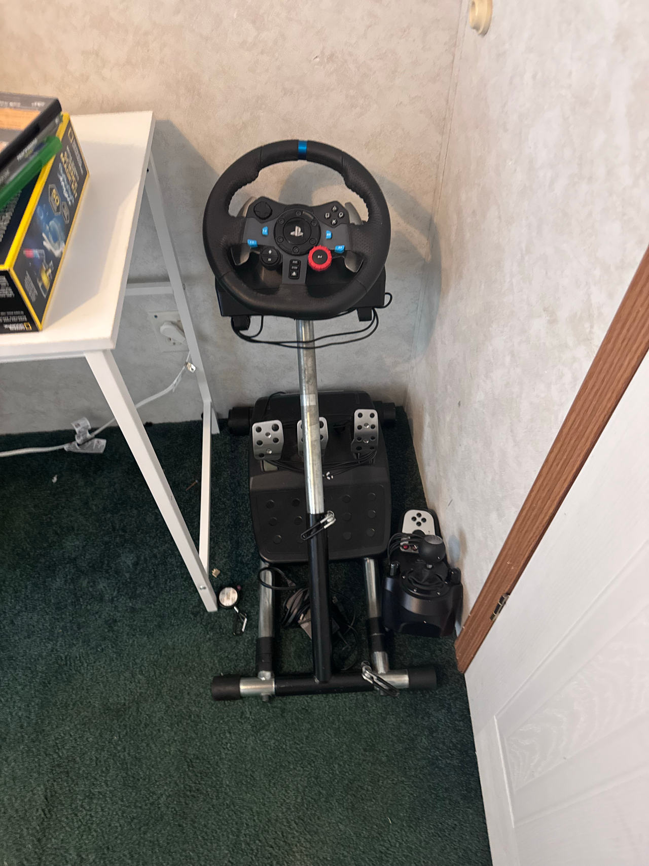 Logitech G29 Driving Force Racing Wheel