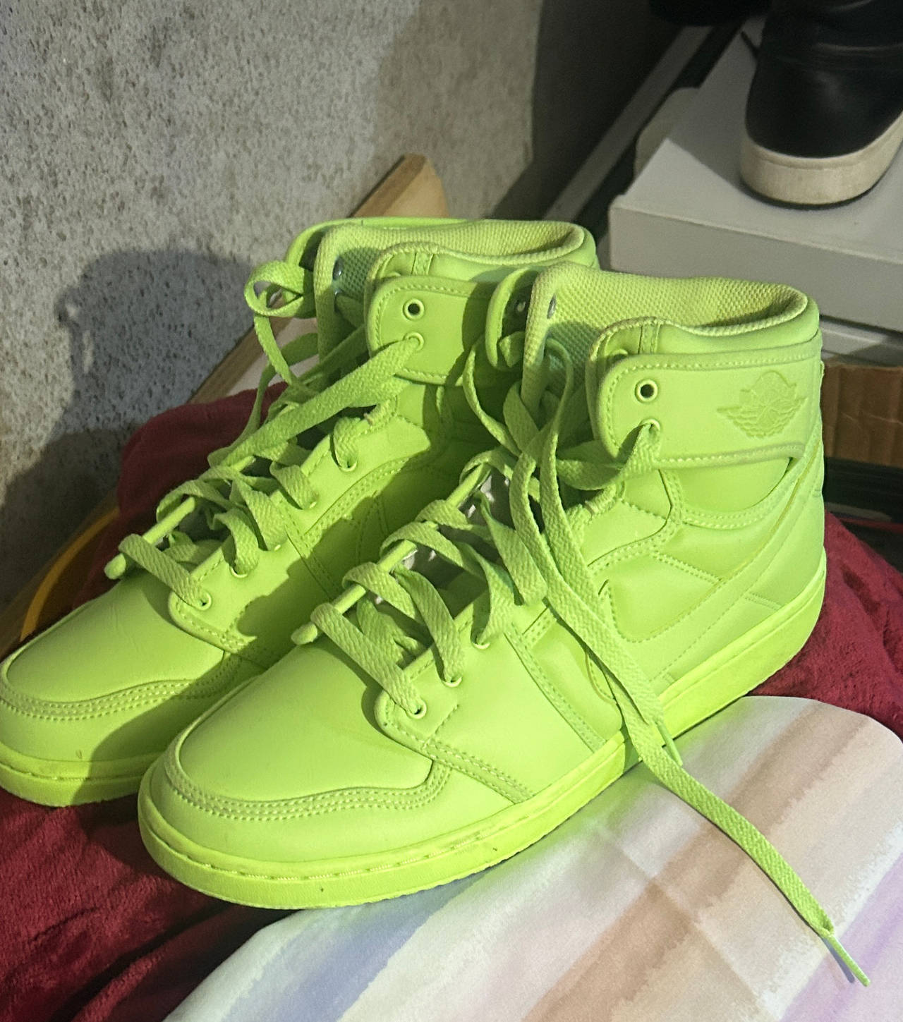 Billie Eilish x Air Jordan 1 KO 'Volt'
