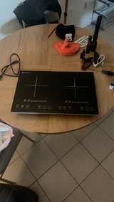 AMZCHEF Portable Induction Cooktop 6.8" Black - Image 1
