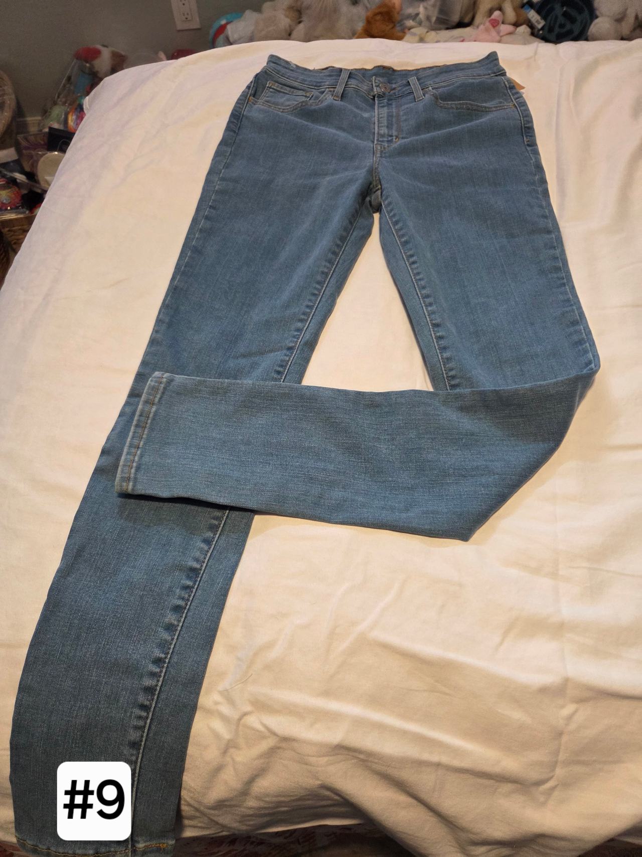 Levi's Women's 711 Skinny Jeans