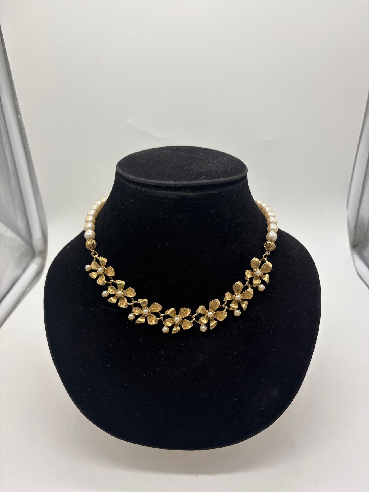 Floral Pearl Choker Necklace
