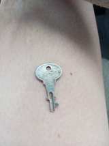 Banjo Vintage Barrel Key - Image 2