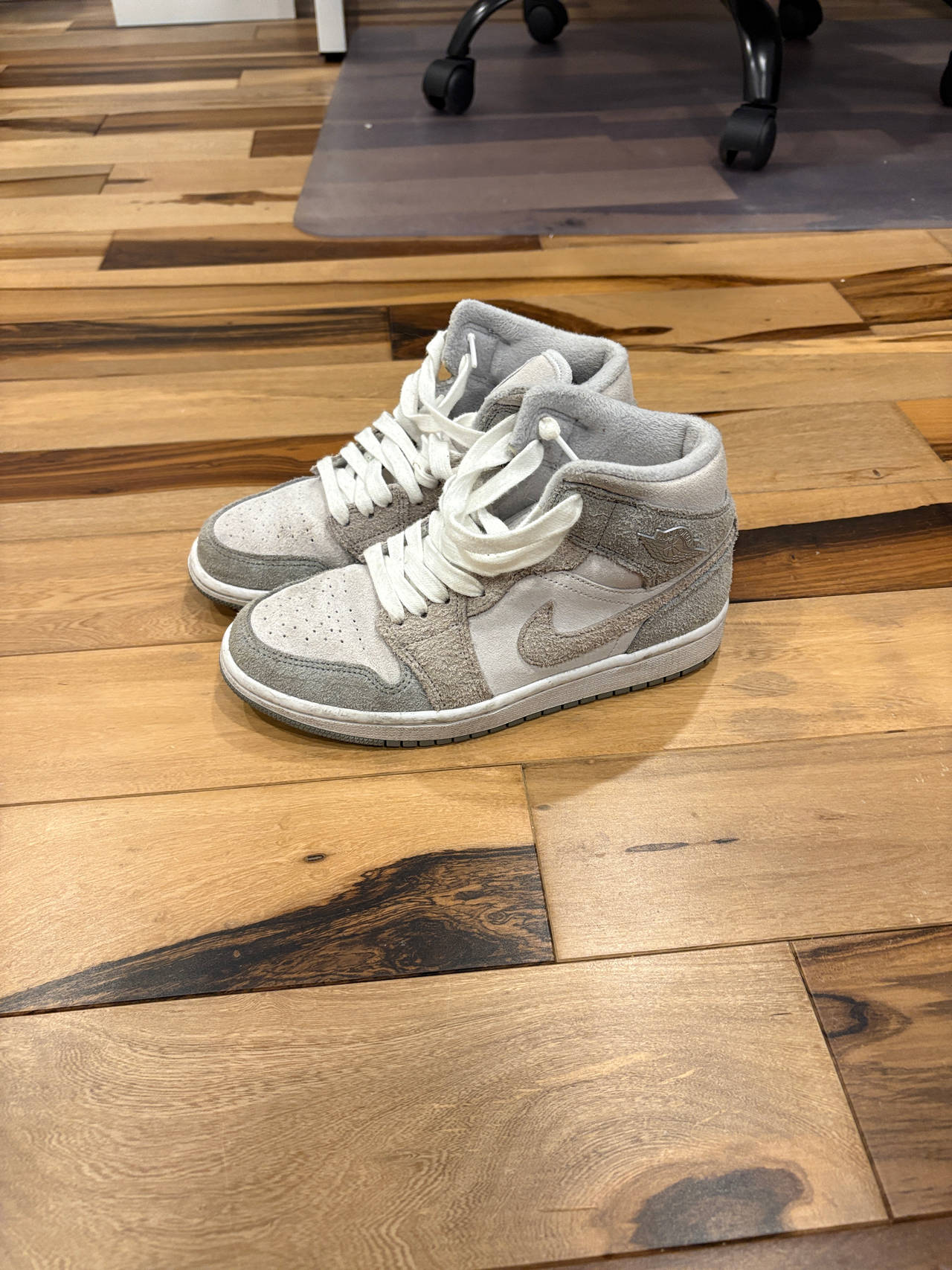 Air Jordan 1 Mid